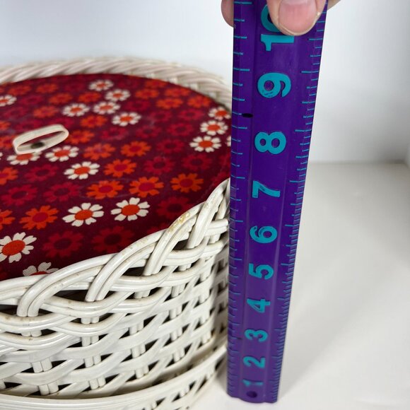 Vintage Round Sewing Box‎ - Picture 7 of 7